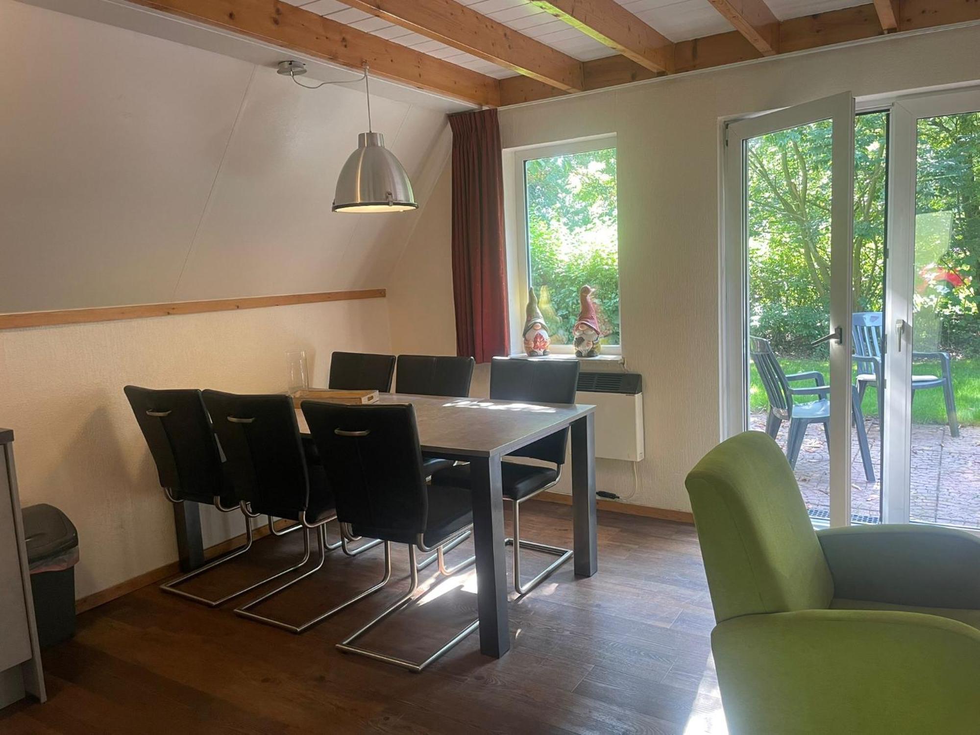 Het Familie Boshuisje - Vakantiewoning Op Prachtig Park Met Veel Faciliteiten Inc Ligbad Gramsbergen Exterior photo
