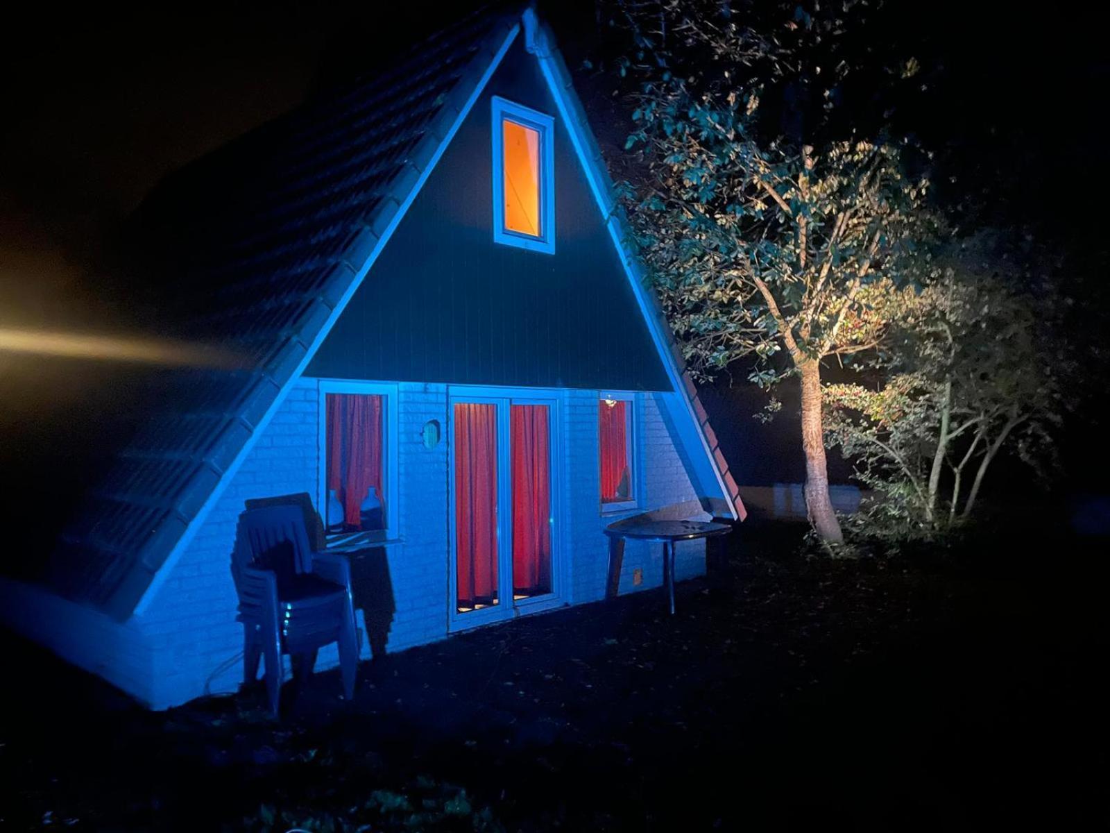 Het Familie Boshuisje - Vakantiewoning Op Prachtig Park Met Veel Faciliteiten Inc Ligbad Gramsbergen Exterior photo
